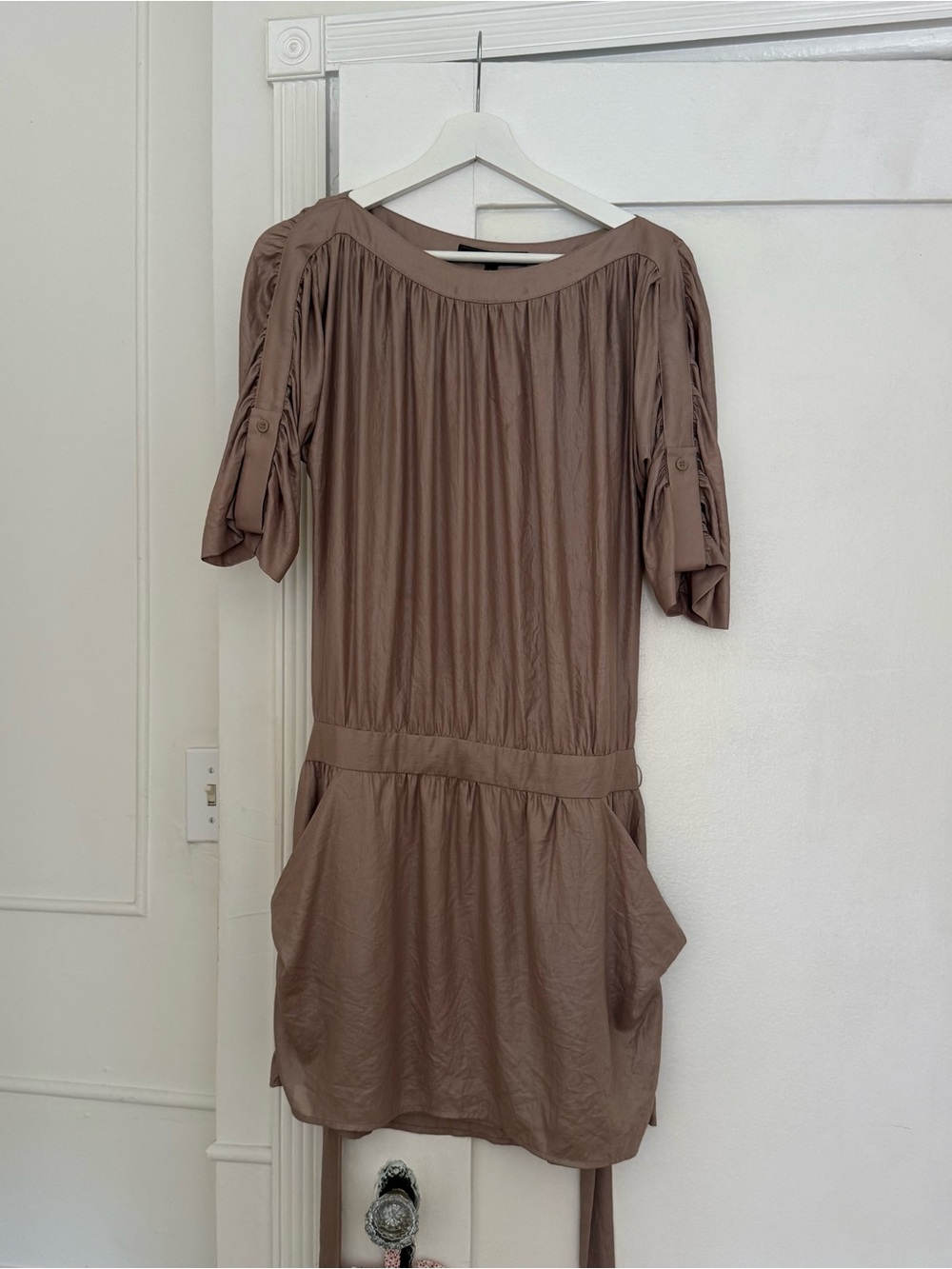 bcbg maxazria taupe draped belted dress | size xs